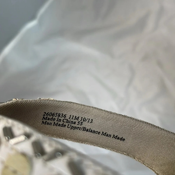 CLARKS Platform Wedge Thong Sandals White Beaded Vegan Leather Boho Size 11 - Picture 10 of 12